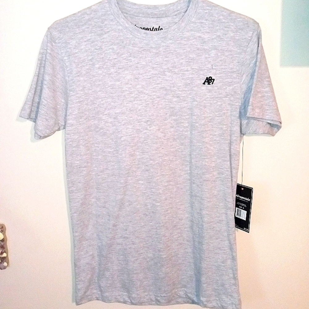 Aeropostale gray t-shirt